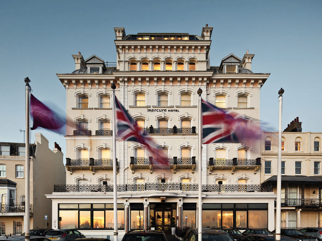 Hotel „Mercure Brighton Seafront“, direkt am Pier gelegen.