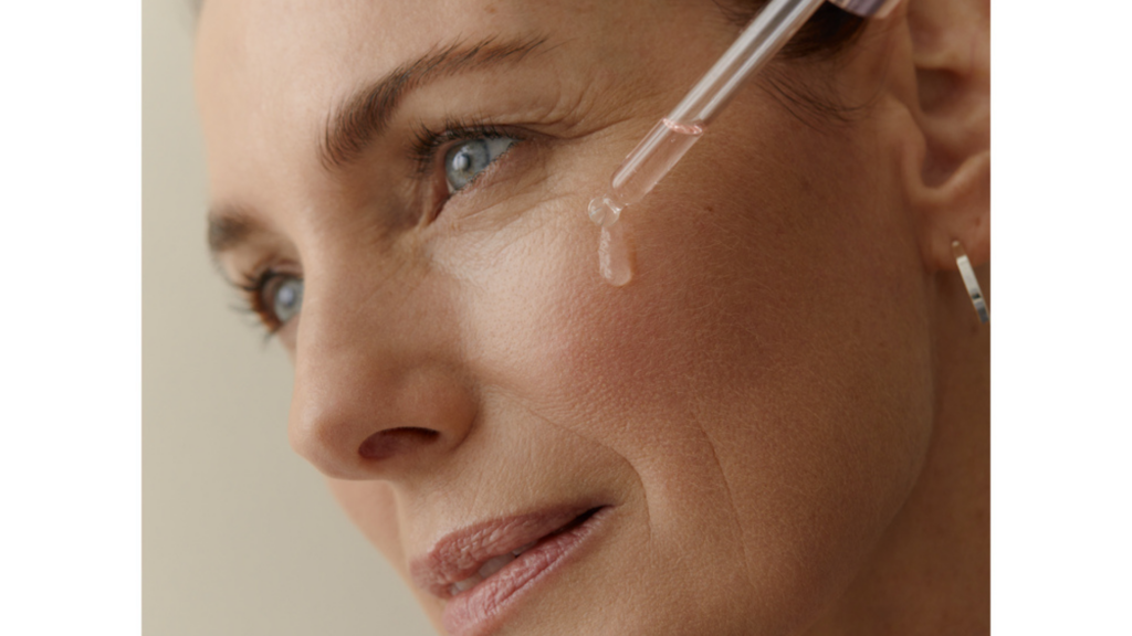 Bakuchiol ist ein elementarer Inhaltsstoff der Pflegeserie NIVEA CELLULAR Lift Expert