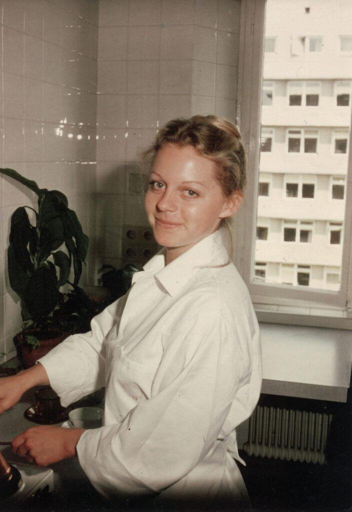 Brigitte als Laboranalytikerin