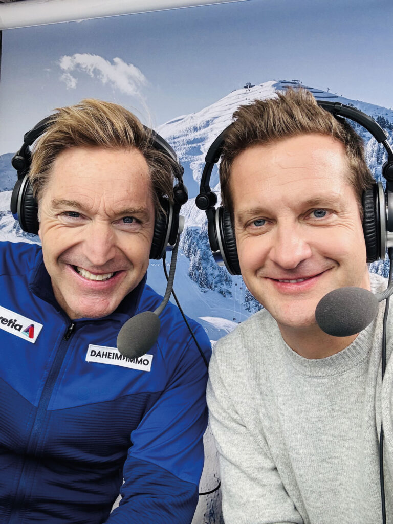 Hans Knauß live im Einsatz als ORF-Kommentator bei Skirennen – im Foto mit Moderator Oliver Polzer.
