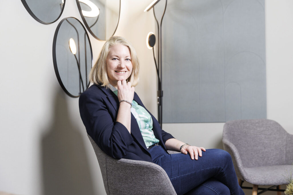 Portrait von Vermögensberaterin Vera Haberfellner