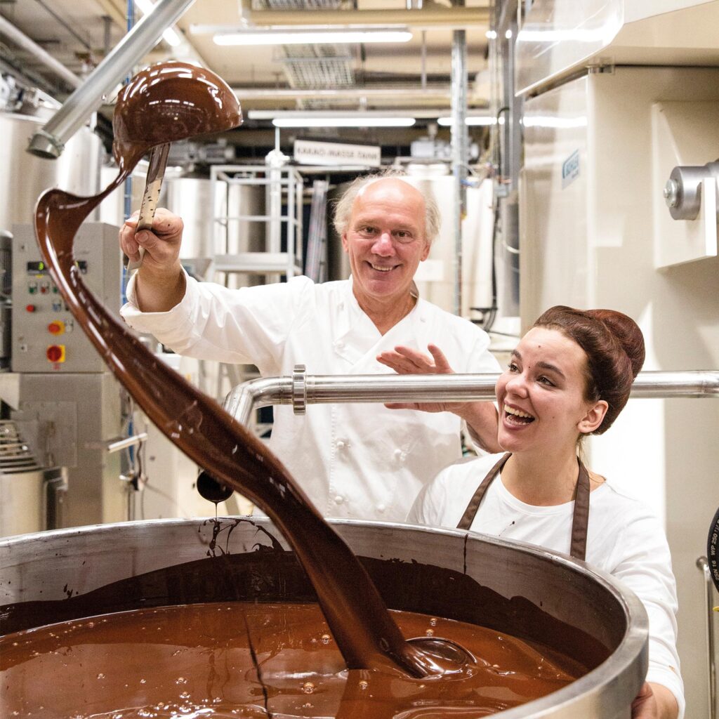 Josef und Julia Zotter in der Schokoladenmanafukatur