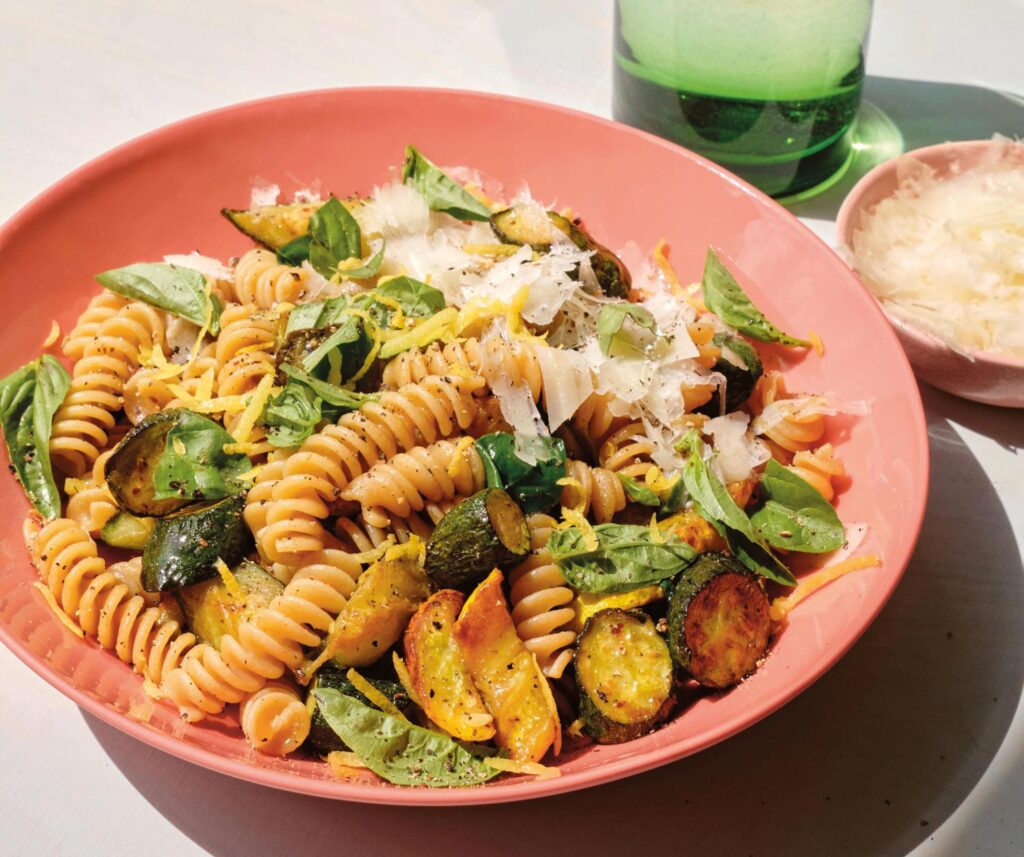 Pasta mit Zucchini und Zitrone