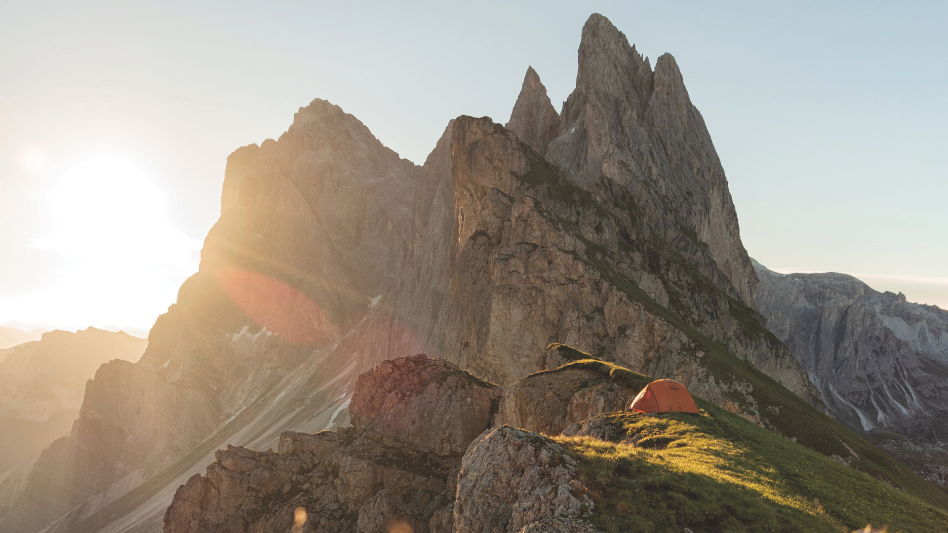 Ein Zelt mitten in den Dolomiten